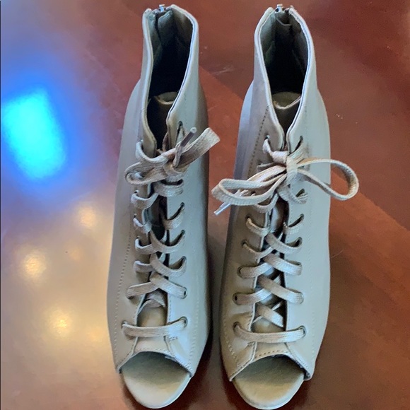 CHARLOTTE RUSSE WOMEN SHOES - Picture 3 of 7